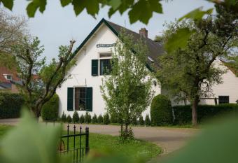 De Dinkelhoeve has Balcony rooms