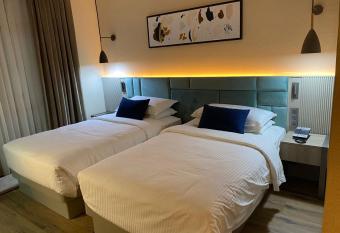 Roya Al Andalus Hotel has Balcony rooms