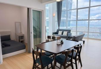 Seaside Escape - Seaview Maritime Suite allows 18 year olds to book a room