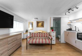 Lara Studio in Laugardalur valley, Reykjav  k Central Park and Botanical Garden, Private entrance, FREE Private Parking on side allows 18 year olds to book a room