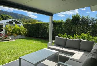 Ranch Retreat has Balcony rooms