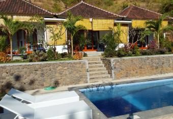 OkaOki Homestay has Balcony rooms