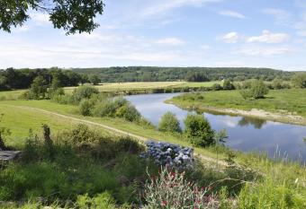 Locksters lodges allows 18 year olds to book a room