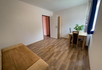 Mieszkanie , blisko Szpitala, centrum allows 18 year olds to book a room