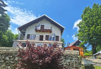 Apartment Tonica has Balcony rooms