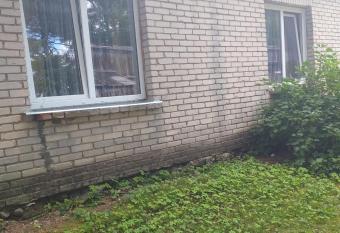 Talsu nov Kolka Kopm  tne 1-18 allows 18 year olds to book a room