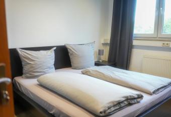 Studio n  he Stadtzentrum allows 18 year olds to book a room