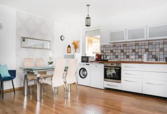 Harmony Delux Apartman has Balcony rooms