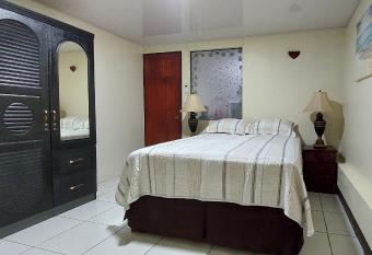 Sunrise, Apart-Estudio en el Centro de Limon - Auto Entrada allows 18 year olds to book a room