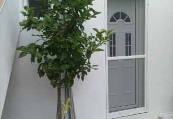 GEORGECHRISTI HOUSE has Balcony rooms