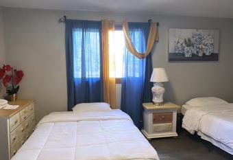 Cozy Private Room With Two Beds allows 18 year olds to book a room