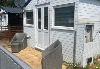 Dolly Mae Chalet has Balcony rooms