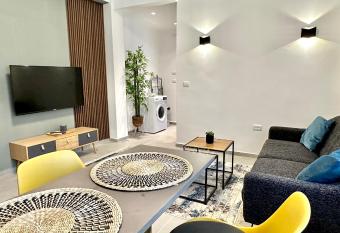 Cool one-bedroom Limeapartment with balcony in Haifa has Balcony rooms