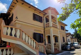 La Corte Liberty Rosa has Balcony rooms