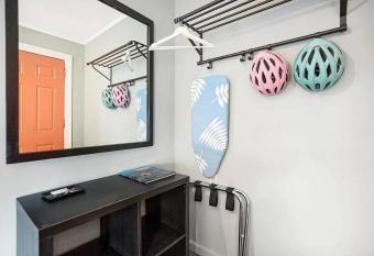 New Immerse in America's Golden Era! - 1950s Motel allows 18 year olds to book a room