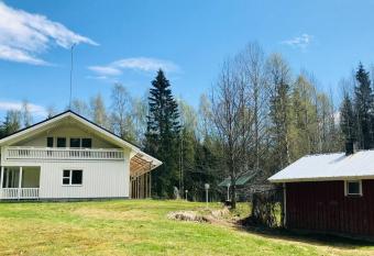 Villa Keyritty - Near Tahko Ski/Holiday Resort has Balcony rooms