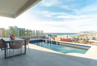 Breathtaking Views of Ocean and Mountains allows 18 year olds to book a room