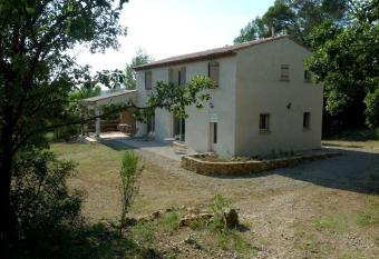 MAISON ENTRE GORGES DU VERDON ET C  TE D AZUR has Balcony rooms