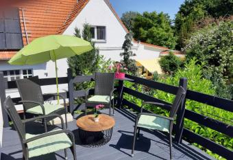 Ferienwohnung Berlin BER has rooms with a private hot tub