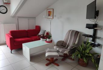 Location de charme T3 au 2e   tage et dernier   tage has Balcony rooms