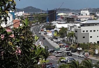 MOON STONE HOUSE has Balcony rooms