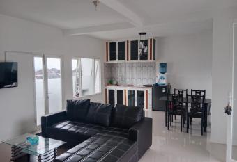 APUT VILLA RESIDENCE MUTIARA B7 has Smoking/Balcony rooms