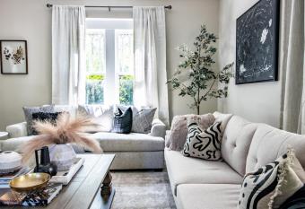 Amazing Location! Family And Pet Friendly has Balcony rooms