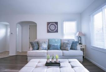 Great comfortable space enjoy the peaceful place allows 18 year olds to book a room