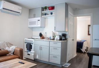 1 bedroom close to airport and downtown SLC allows 18 year olds to book a room