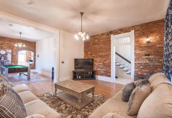 Enjoy Ogden at Fully Equipped 2 Br Unit near DT allows 18 year olds to book a room