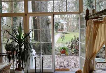 K  then Zentrum Apartment mit Park am Europa Radweg has Balcony rooms