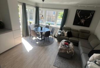 Leilighet rett ved Lerkendal Stadion allows 18 year olds to book a room