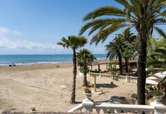 HOSTEL PRIME allows 18 year olds to book a room