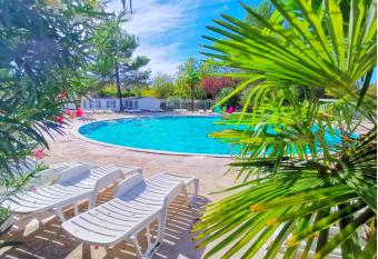 Domaine des Iscles Mobil Home has Smoking/Balcony rooms