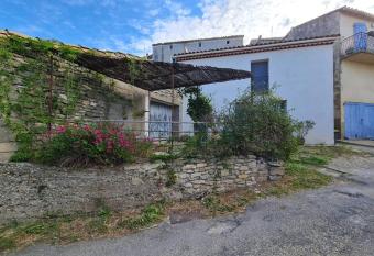 Charmante Maison de village has Balcony rooms