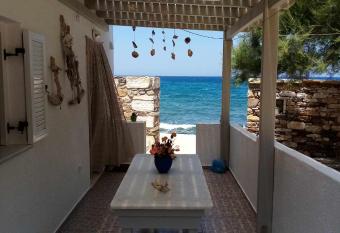 Spilios House has Balcony rooms