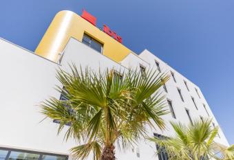Ibis Marseille Marignane Technopole allows 18 year olds to book a room