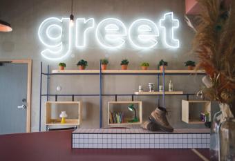 greet hotel Cernay Mulhouse allows 18 year olds to book a room