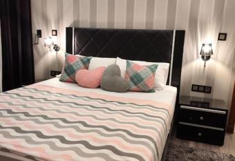 TangierApp has rooms with a private hot tub