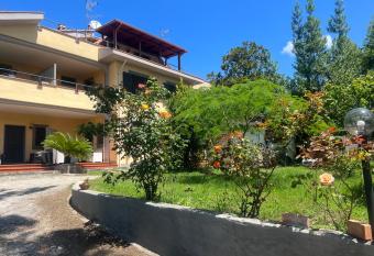 Villa TANA Ryder Cup 2023 Marco Simone Golf Club at 6 kilometres has Balcony rooms