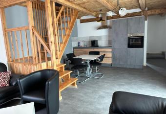 1852 Landgasthof- Ferienwohnung allows 18 year olds to book a room