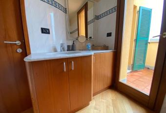 Casa al mare e al golf CITRA 010017-LT-0474 allows 18 year olds to book a room