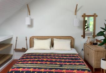 La Cabane Urbaine et sa terrasse has Balcony rooms