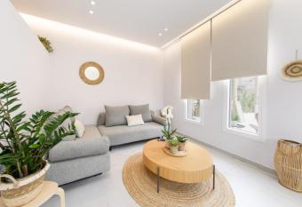 Olivia   s House has Balcony rooms