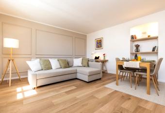 Sidrina has Balcony rooms