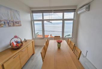 Apartman Kristal- Iva has Balcony rooms