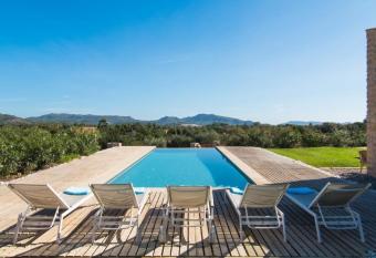 Sa Carbona has Balcony rooms