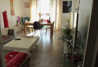 Appartement vue mer acc  s plage allows 18 year olds to book a room