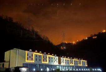 River suite apart allows 18 year olds to book a room