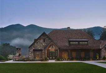 Townhouse Two Lodging allows 18 year olds to book a room